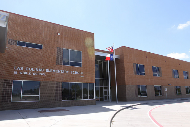 front of las colinas elementary building