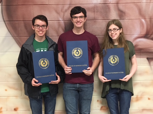 Three Creekview students receive awards from Ron Simmons