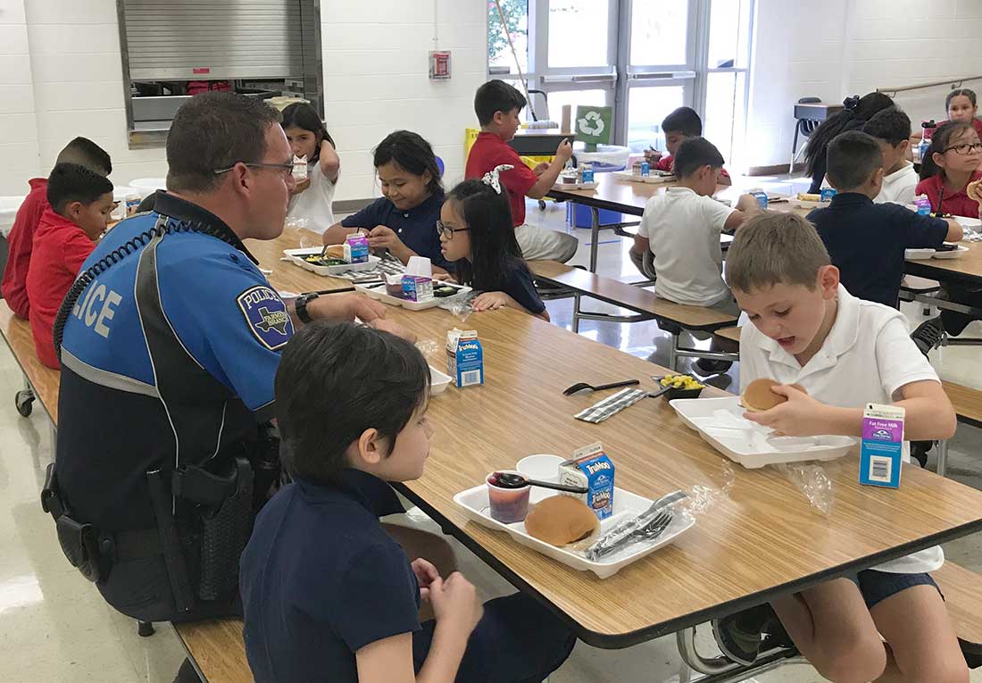 FBE Students Dine with Police Officers