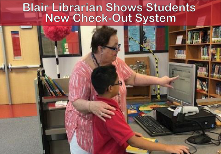 Blair Library Shows Students New Check-Out System