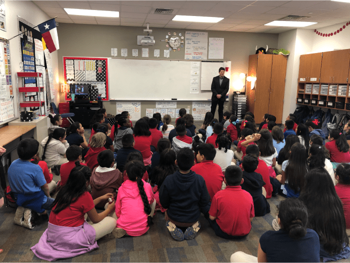 Mayor of Carrollton Discusses Leadership with Good Elementary Students